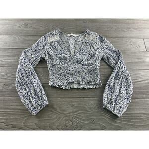 ASTR The Label Small v-neck long sleeve stretchy Blue/White floral crop top